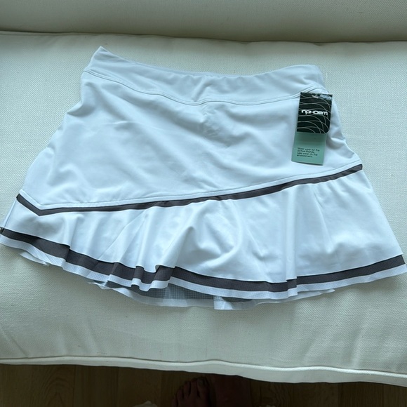White and Blue Ruffled Mini tennis Skirt - Picture 1 of 6